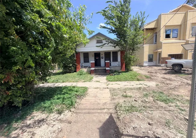 Photo 3 of Sale Pending at 3415 Live Oak St, Houston, TX 77004 | MLS# 14777708 | Listing updated on 2026-09-08