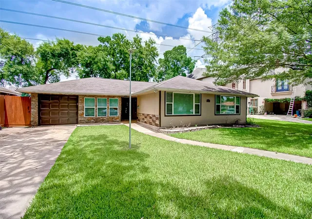 Photo 1 of Single family home for sale at 4804 Saxon St, Bellaire, TX 77401 | MLS# 16246967 | Listing updated on 2026-09-11