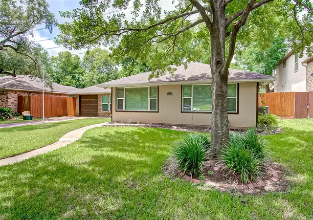 Photo 3 of Single family home for sale at 4804 Saxon St, Bellaire, TX 77401 | MLS# 16246967 | Listing updated on 2026-09-11