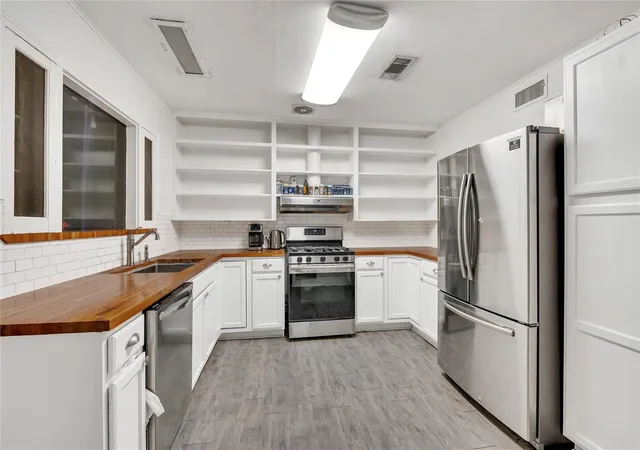 Photo 3 of Single family home for sale at 1226 14th Avenue N, Texas City, TX 77590 | MLS# 92680186 | Listing updated on 2026-09-20