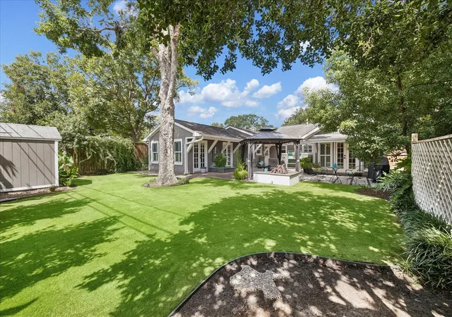 Photo 4 of Single family home for sale at 1611 Gardenia Dr, Houston, TX 77018 | MLS# 62198936 | Listing updated on 2026-09-23