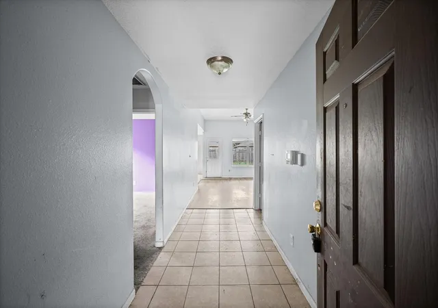 Photo 4 of Single family home for sale at 907 Marigold Rd, Baytown, TX 77521 | MLS# 70279389 | Listing updated on 2026-09-18