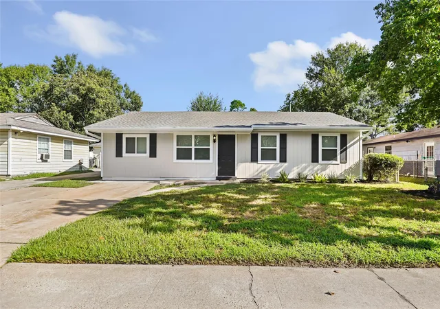 Photo 1 of Single family home for sale at 7111 Oak Village Dr, Humble, TX 77396 | MLS# 26544617 | Listing updated on 2026-09-24