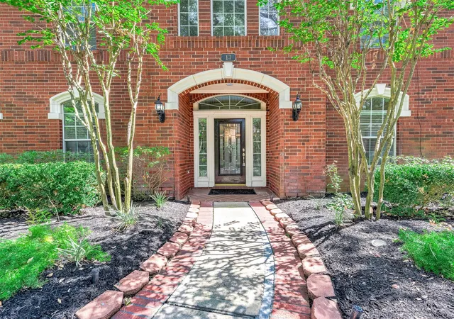 Photo 3 of Single family home for sale at 13 Turtle Crk Manor, Sugar Land, TX 77479 | MLS# 64814099 | Listing updated on 2026-09-23