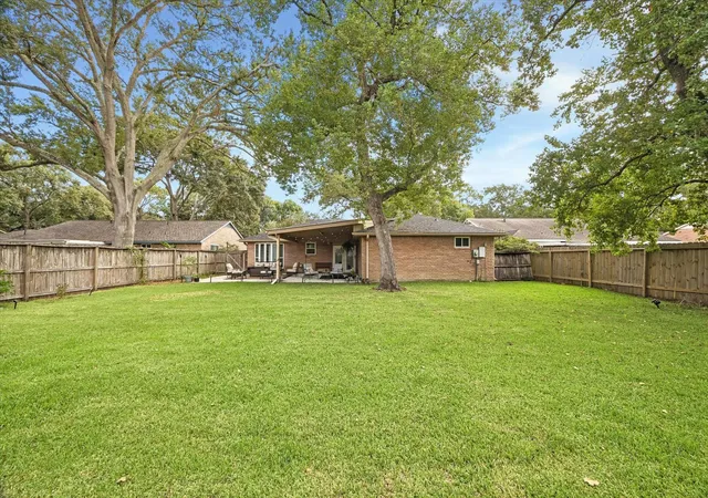 Photo 4 of Single family home for sale at 1931 Westlake Rd, Houston, TX 77062 | MLS# 94309095 | Listing updated on 2026-09-18