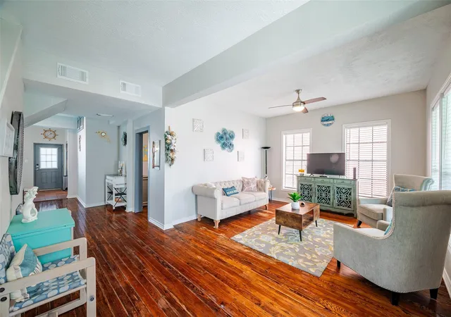 Photo 3 of Single family home for sale at 1414 Ave N 1/2 St, Galveston, TX 77550 | MLS# 4637528 | Listing updated on 2026-09-03