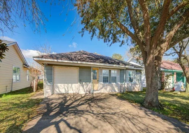 Photo 3 of Single family home for sale at 714 W 7th Street, Freeport, TX 77541 | MLS# 29613002 | Listing updated on 2026-09-09