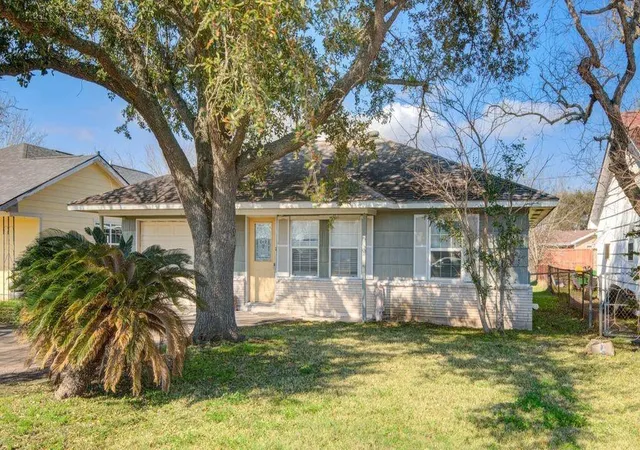 Photo 3 of Single family home for sale at 714 W 7th Street, Freeport, TX 77541 | MLS# 29613002 | Listing updated on 2026-09-09