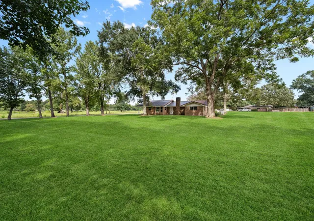 Photo 1 of Single family home for sale at 293 County Rd 140, Liberty, TX 77575 | MLS# 86046625 | Listing updated on 2026-09-23