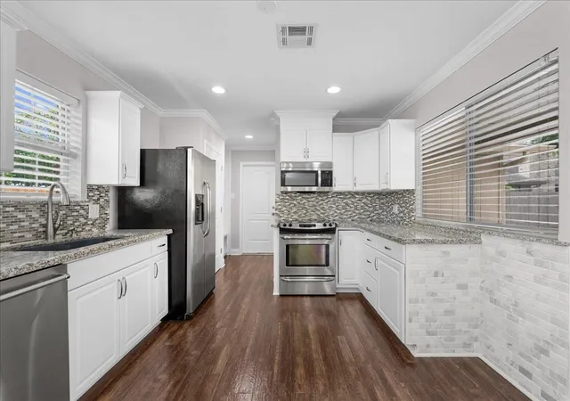 Photo 3 of Sale Pending at 11703 Brighton Ln, Meadows Place, TX 77477 | MLS# 30506507 | Listing updated on 2026-10-08