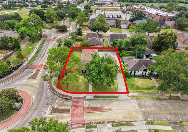 Photo 4 of Sale Pending at 11703 Brighton Ln, Meadows Place, TX 77477 | MLS# 30506507 | Listing updated on 2026-10-08