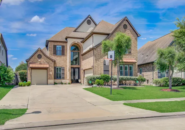 Photo 2 of Single family home for sale at 20014 Paloma Bay Ct, Cypress, TX 77433 | MLS# 69843568 | Listing updated on 2026-09-04