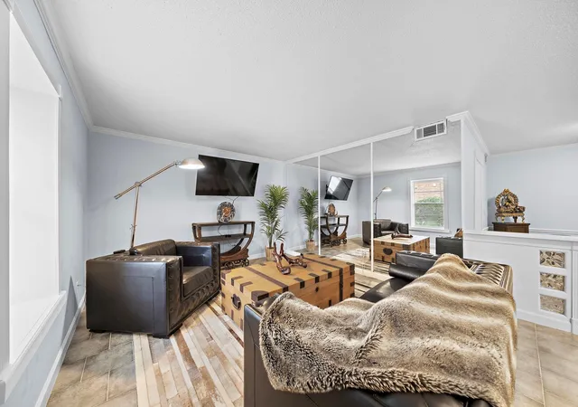 Photo 4 of Condo for sale at 8289 Kingsbrook Rd #173, Houston, TX 77024 | MLS# 7845262 | Listing updated on 2026-09-02