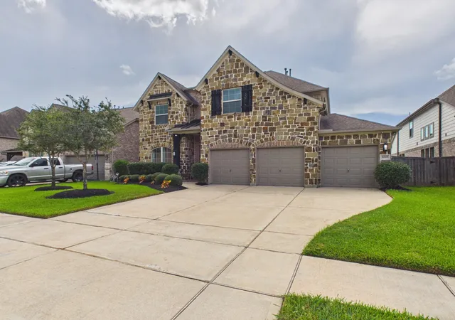 Photo 3 of Sale Pending at 4218 Kestrel Ridge Ct, Manvel, TX 77578 | MLS# 61443028 | Listing updated on 2026-10-04