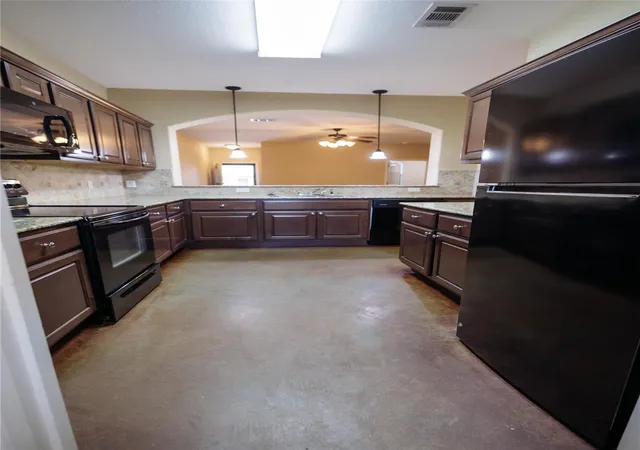 Photo 4 of Townhouse for sale at 3340 General Pkwy, College Station, TX 77845 | MLS# 21882975 | Listing updated on 2026-09-02