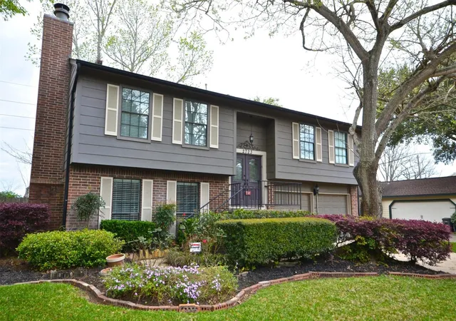 Photo 1 of Single family home for sale at 2723 Country Pl Dr, Richmond, TX 77406 | MLS# 86427552 | Listing updated on 2026-09-09