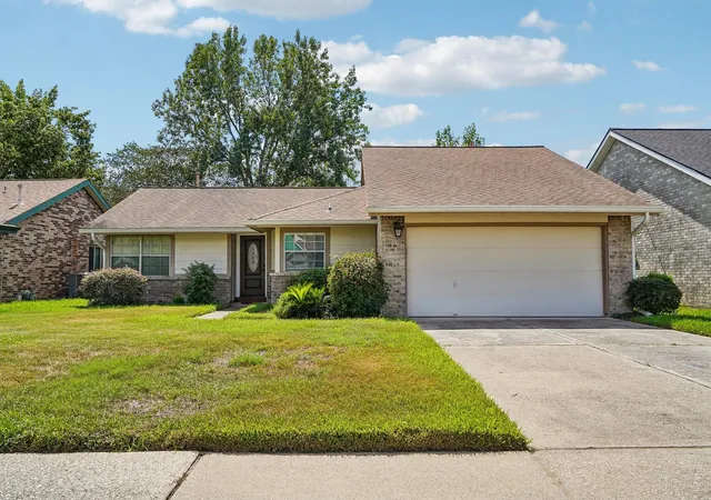 Single family home for sale at 10219 Sand Pass Ln, Houston, TX 77064 | MLS# 64988134