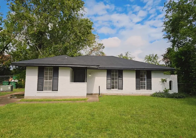 Photo 1 of Single family home for sale at 11023 Linvale Dr, Houston, TX 77016 | MLS# 26727991 | Listing updated on 2026-09-11