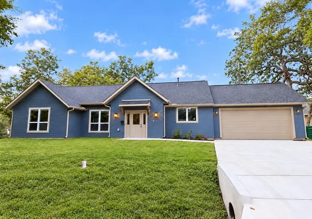 Photo 1 of Sale Pending at 310 Jordan Ave, Cleveland, TX 77327 | MLS# 73194935 | Listing updated on 2026-10-07