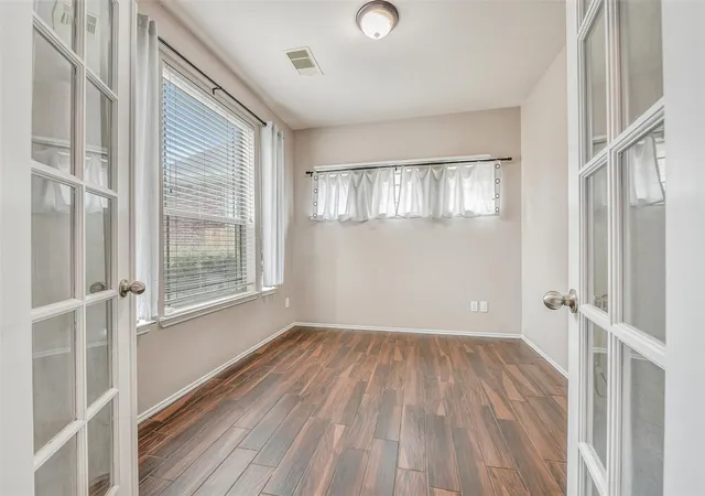Photo 4 of Single family home for sale at 3822 St Simon Manor Dr, Houston, TX 77047 | MLS# 27317676 | Listing updated on 2026-09-04