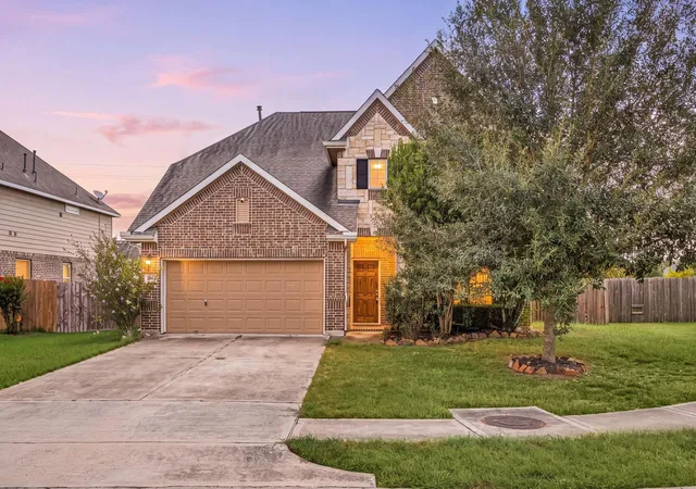 Photo 1 of Sale Pending at 3515 Curley Maple Dr, Pearland, TX 77584 | MLS# 65277142 | Listing updated on 2026-09-19