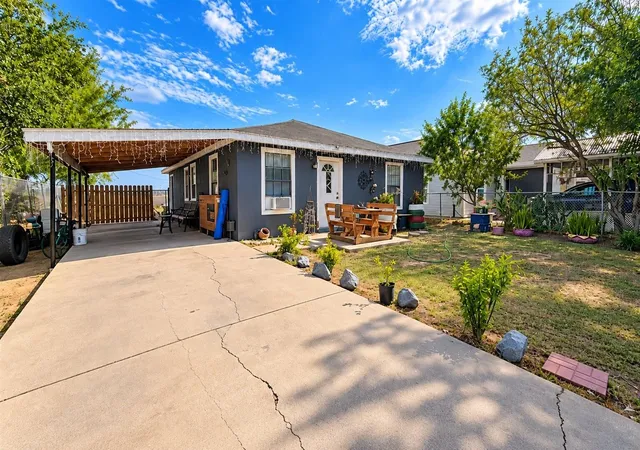 Photo 2 of Single family home for sale at 513 Santa Monica St, Pharr, TX 78577 | MLS# 34898600 | Listing updated on 2026-09-17