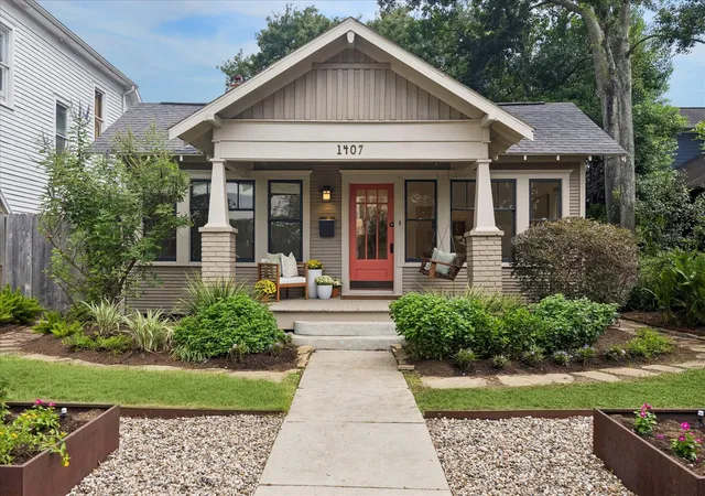 Photo 1 of Sale Pending at 1407 Oxford St, Houston, TX 77008 | MLS# 40596261 | Listing updated on 2026-09-25
