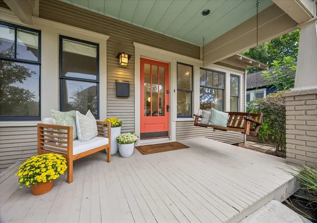 Photo 2 of Sale Pending at 1407 Oxford St, Houston, TX 77008 | MLS# 40596261 | Listing updated on 2026-09-25