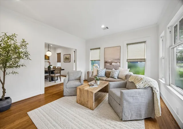 Photo 3 of Sale Pending at 1407 Oxford St, Houston, TX 77008 | MLS# 40596261 | Listing updated on 2026-09-25