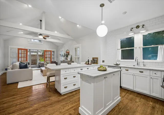 Photo 4 of Sale Pending at 1407 Oxford St, Houston, TX 77008 | MLS# 40596261 | Listing updated on 2026-09-25