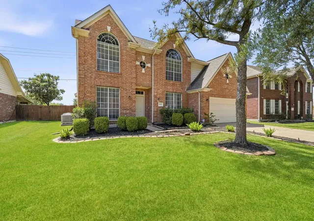 Photo 1 of Sale Pending at 16527 Fondren Grv Dr, Missouri City, TX 77489 | MLS# 57968563 | Listing updated on 2026-09-19