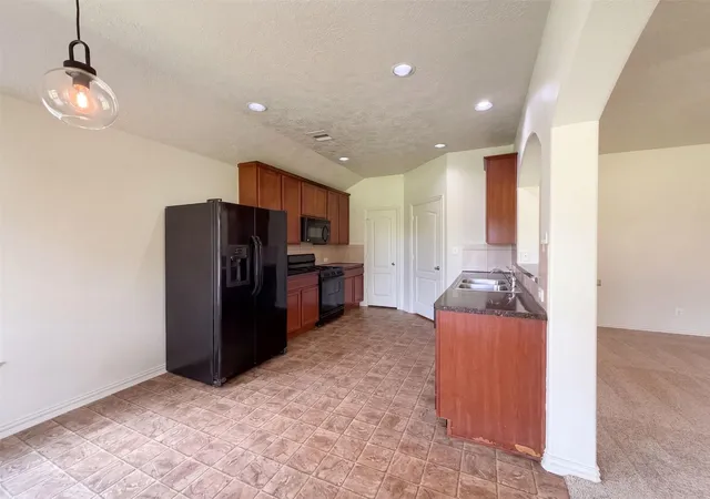 Photo 2 of Single family home for sale at 7118 Sunrise Dr, Hitchcock, TX 77563 | MLS# 70339379 | Listing updated on 2026-10-08