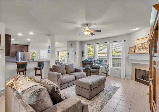 Photo 2 of Single family home for sale at 172 Knollbrook Cir, Montgomery, TX 77316 | MLS# 35063705 | Listing updated on 2026-09-02