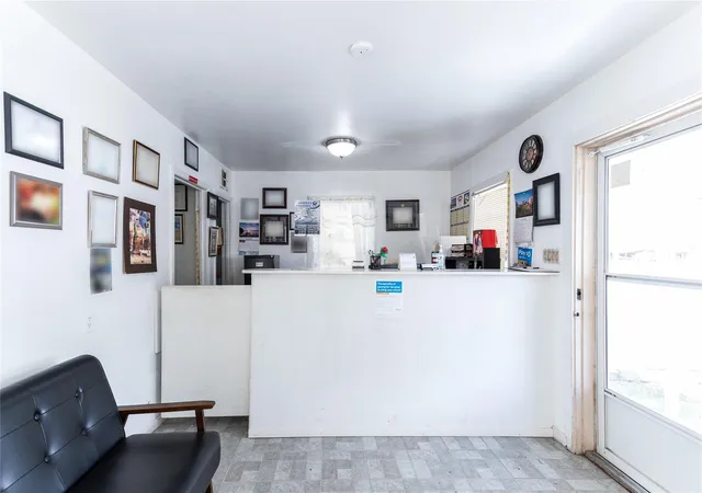 Photo 3 of Multi family home for sale at 904 Panama St, Houston, TX 77009 | MLS# 63719203 | Listing updated on 2026-09-05