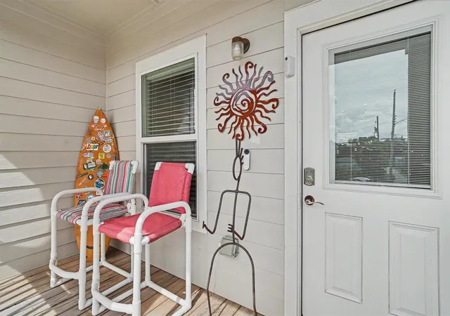 Photo 2 of Single family home for sale at 710 35th Street, Galveston, TX 77550 | MLS# 20484560 | Listing updated on 2026-10-08