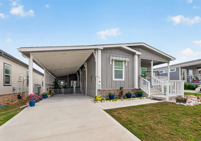 Photo 1 of Single family home for sale at 108 Trl Ride Way, Willis, TX 77318 | MLS# 60573226 | Listing updated on 2026-09-28