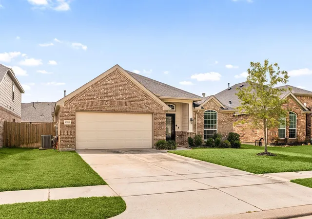 Photo 3 of Single family home for sale at 10031 Gold Finch Run, Magnolia, TX 77354 | MLS# 60301507 | Listing updated on 2026-09-16