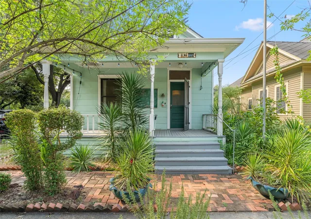 Photo 1 of Single family home for sale at 118 Alma St, Houston, TX 77009 | MLS# 30158893 | Listing updated on 2026-09-19