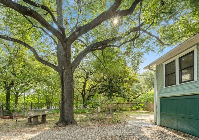 Photo 3 of Single family home for sale at 118 Alma St, Houston, TX 77009 | MLS# 30158893 | Listing updated on 2026-09-19