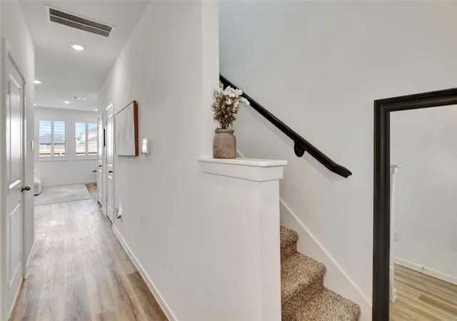 Photo 3 of Single family home for sale at 1026 Moon Drop Ln, Houston, TX 77090 | MLS# 75049940 | Listing updated on 2026-09-13