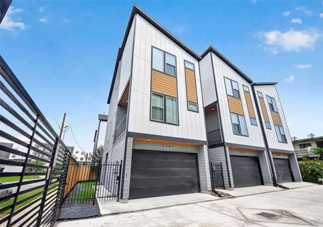 Photo 2 of Single family home for sale at 2341 Eagle St, Houston, TX 77004 | MLS# 86941064 | Listing updated on 2026-09-13