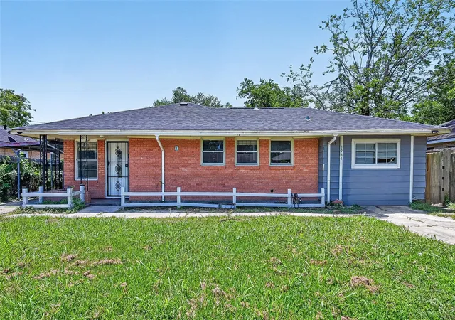 Photo 1 of Single family home for sale at 5934 Belmark St, Houston, TX 77033 | MLS# 19972432 | Listing updated on 2026-09-16