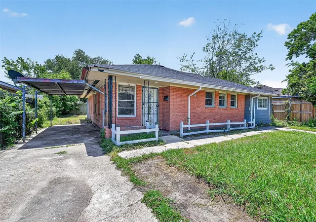 Photo 3 of Single family home for sale at 5934 Belmark St, Houston, TX 77033 | MLS# 19972432 | Listing updated on 2026-09-16