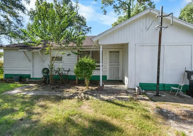 Photo 1 of Single family home for sale at 8002 Woodlyn Rd, Houston, TX 77028 | MLS# 11190043 | Listing updated on 2026-09-04