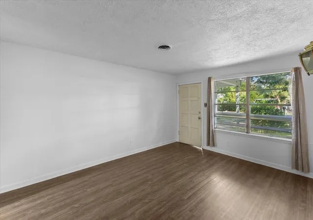 Photo 3 of Single family home for sale at 8002 Woodlyn Rd, Houston, TX 77028 | MLS# 11190043 | Listing updated on 2026-09-04