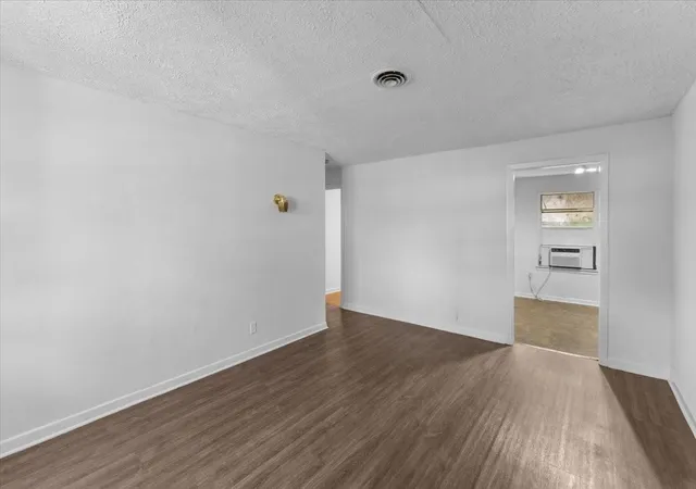 Photo 3 of Single family home for sale at 8002 Woodlyn Rd, Houston, TX 77028 | MLS# 11190043 | Listing updated on 2026-09-04