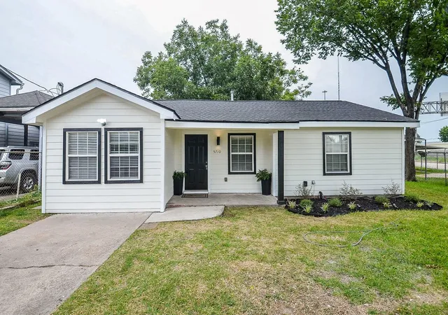 Photo 1 of Single family home for sale at 5710 Cherry St, Houston, TX 77026 | MLS# 63241195 | Listing updated on 2026-09-12