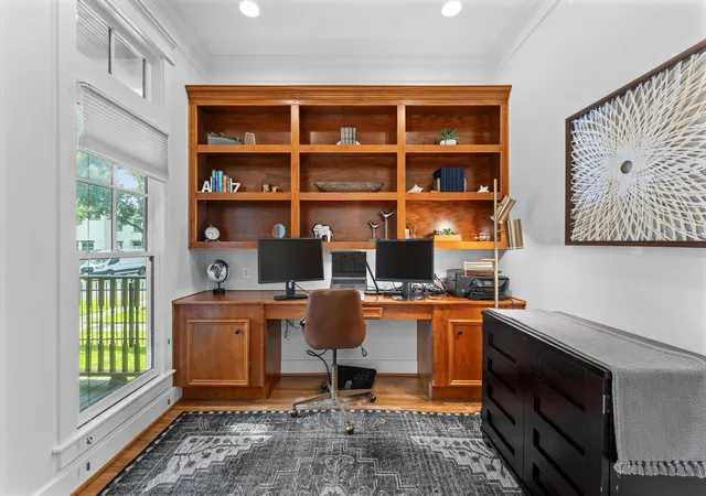 Photo 3 of Sale Pending at 501 Columbia St, Houston, TX 77007 | MLS# 26152208 | Listing updated on 2026-09-16