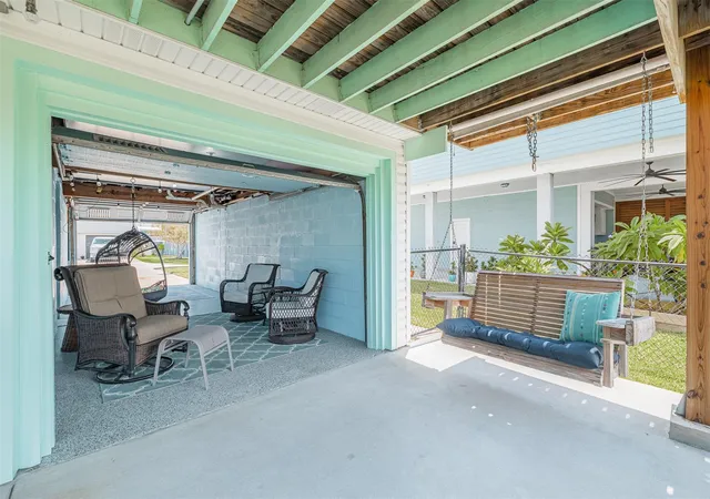 Photo 3 of Sale Pending at 1021 Redfish St, Hitchcock, TX 77563 | MLS# 73354675 | Listing updated on 2026-09-17