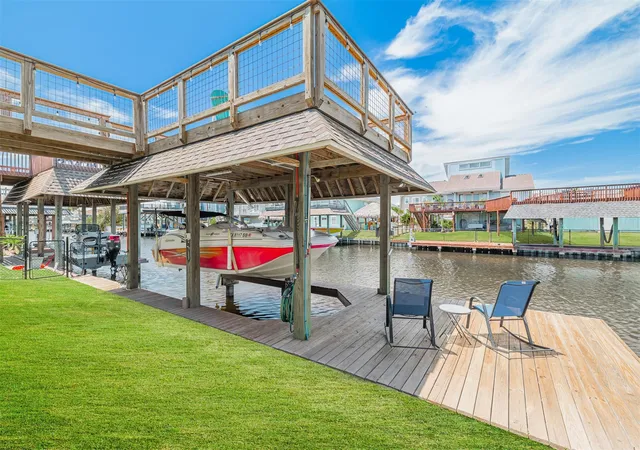 Photo 4 of Sale Pending at 1021 Redfish St, Hitchcock, TX 77563 | MLS# 73354675 | Listing updated on 2026-09-17